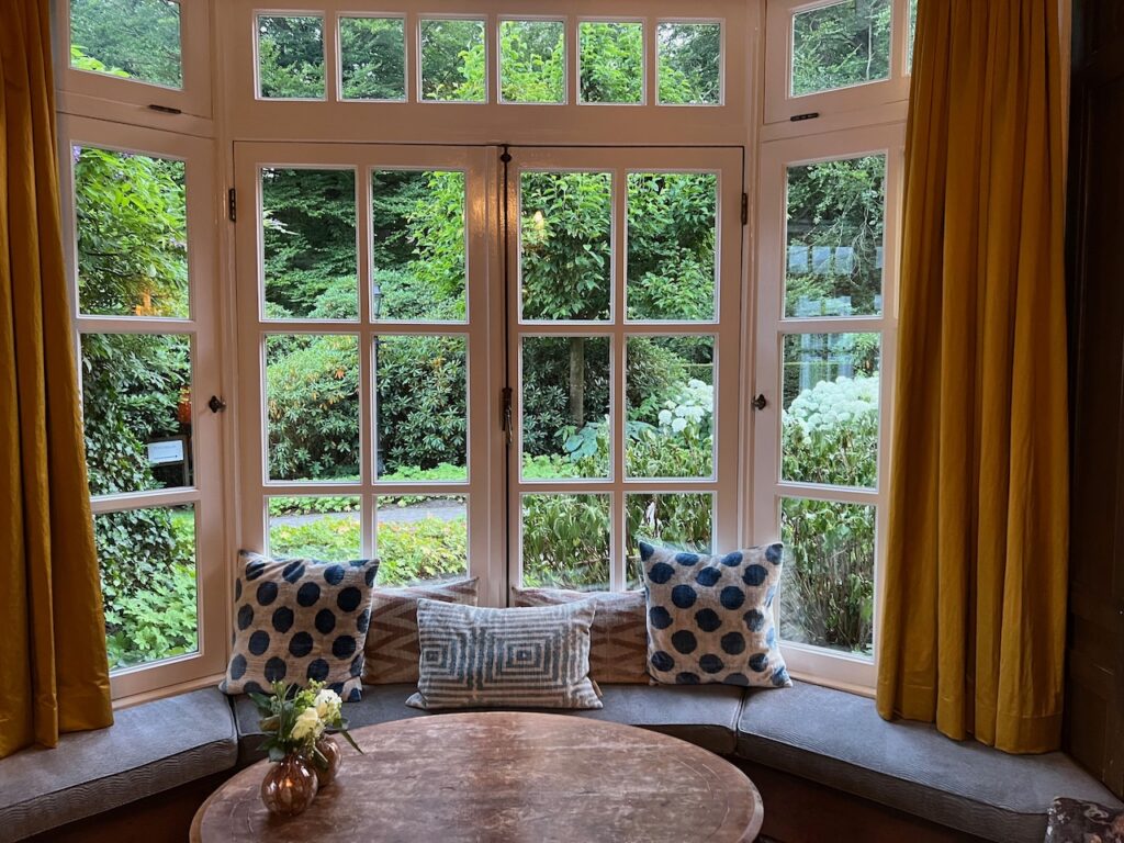 Bay vs. Bow Windows: Which Is Right for Your Home?